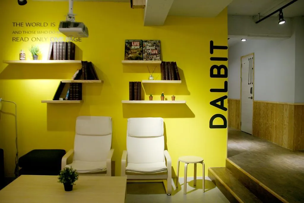 Хостел Seoul Dalbit Dongdaemun Guesthouse