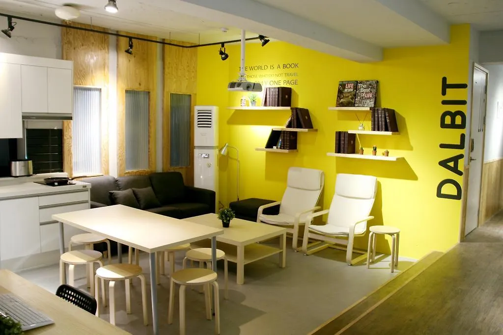 Seoul Dalbit Dongdaemun Guesthouse Хостел